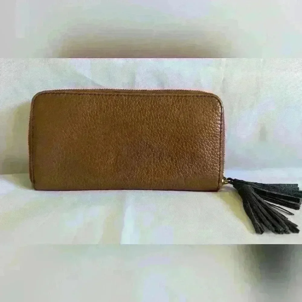 Brown Pebble Leather Fossil Zipper Wallet with Black Leathers Tassle